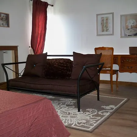 Bed & Breakfast Chambres D'hotes Domaine Borie Neuve *