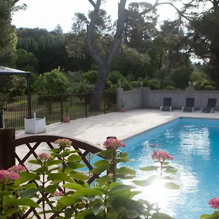 Chambres D'hotes Domaine Borie Neuve *