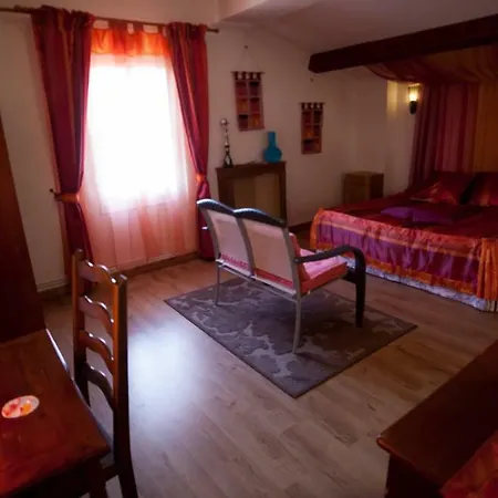 Bed & Breakfast Chambres D'hotes Domaine Borie Neuve *